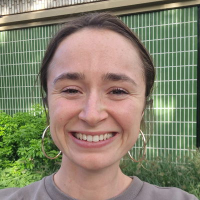 Portretfoto docent Kate Hoffman